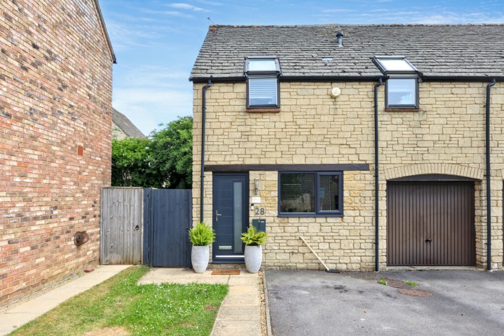 Idbury Close Witney