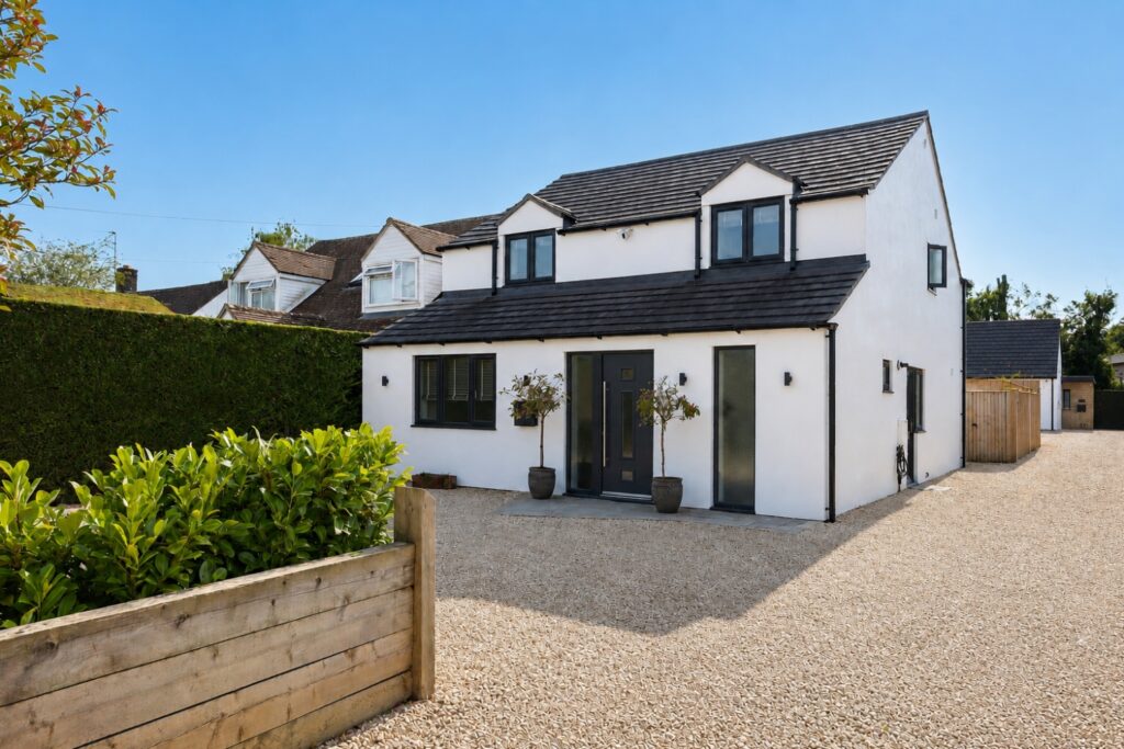 Grawins Rock Close, Carterton, OX18 3BP