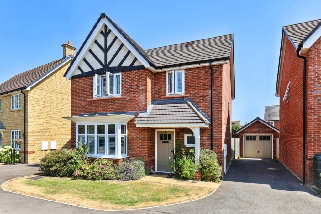 Timms Lane Carterton